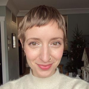 Meet your Posher, Caitlin